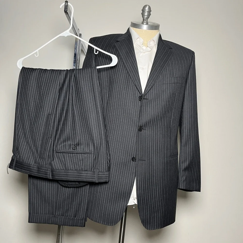 Hugo Boss‎ 2-Piece Suit Mens 44L 38x31 Charcoal Grey Pinstripe Wool 3-Button USA